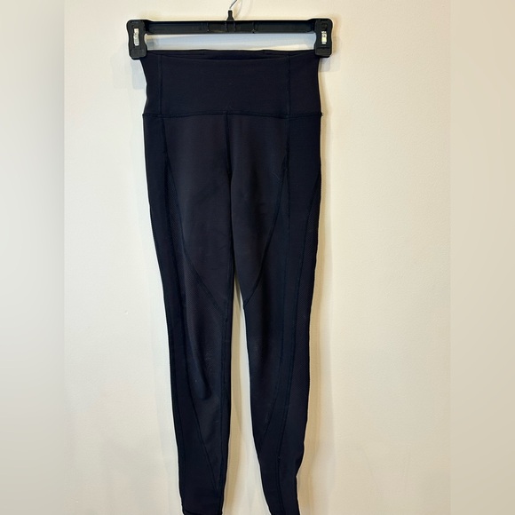 Lululemon Invigorate High-Rise Tights‎ 25” – Size 4, EUC - Picture 1 of 3